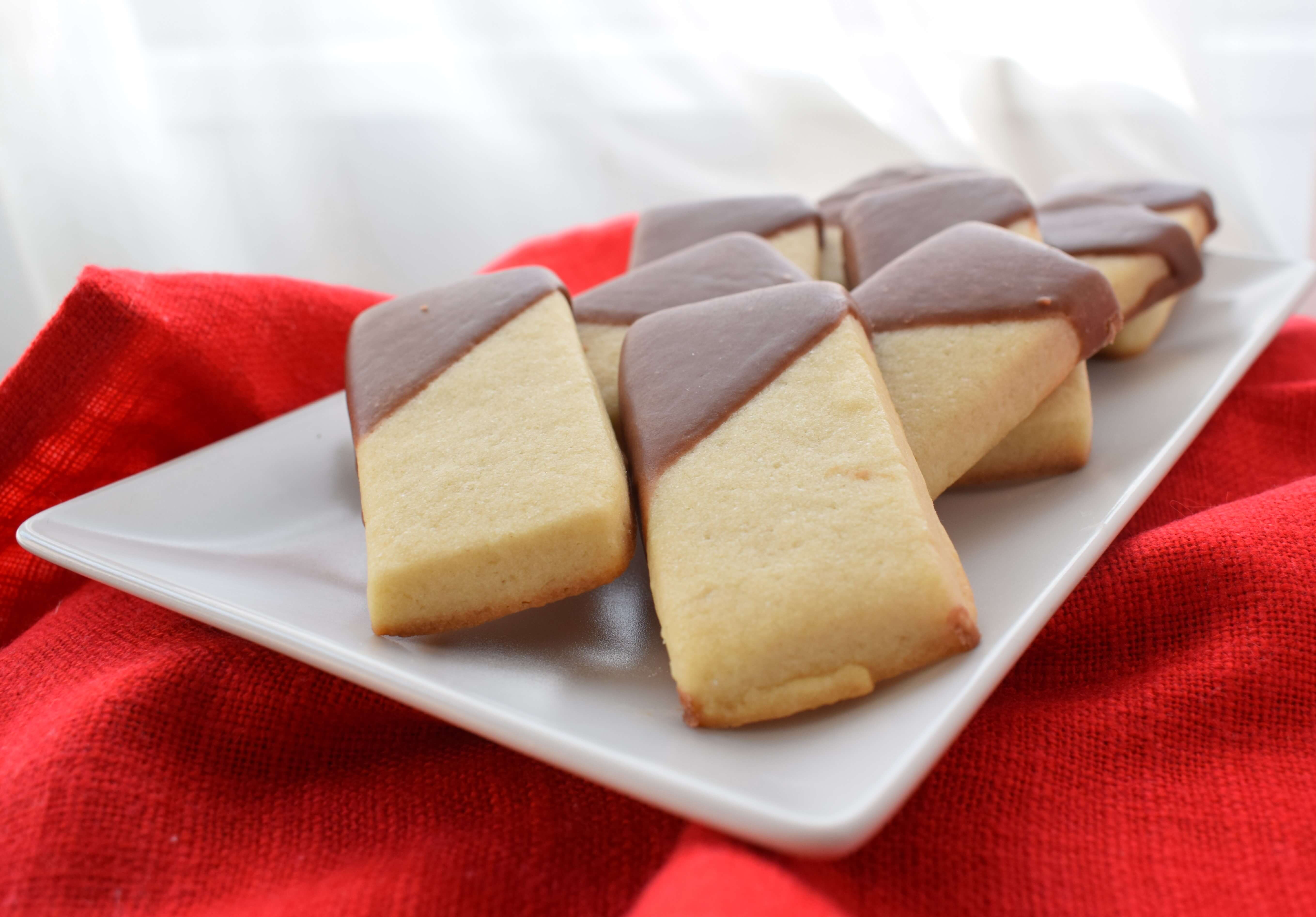 Biscuiti cu unt si ciocolata (Chocolate shortbread cookies)