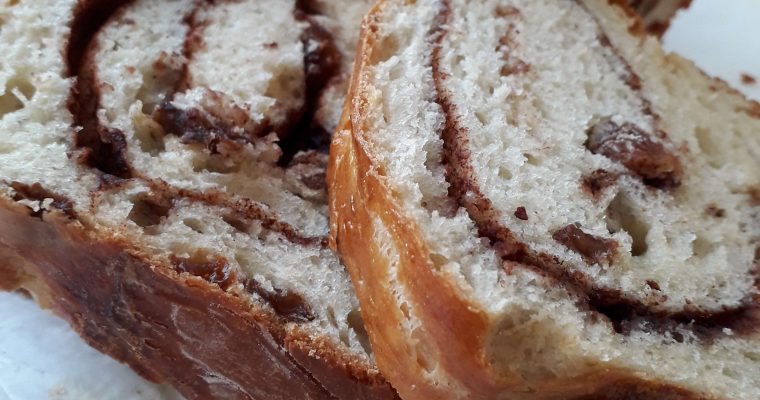 Cozonac cu scortisoara si stafide