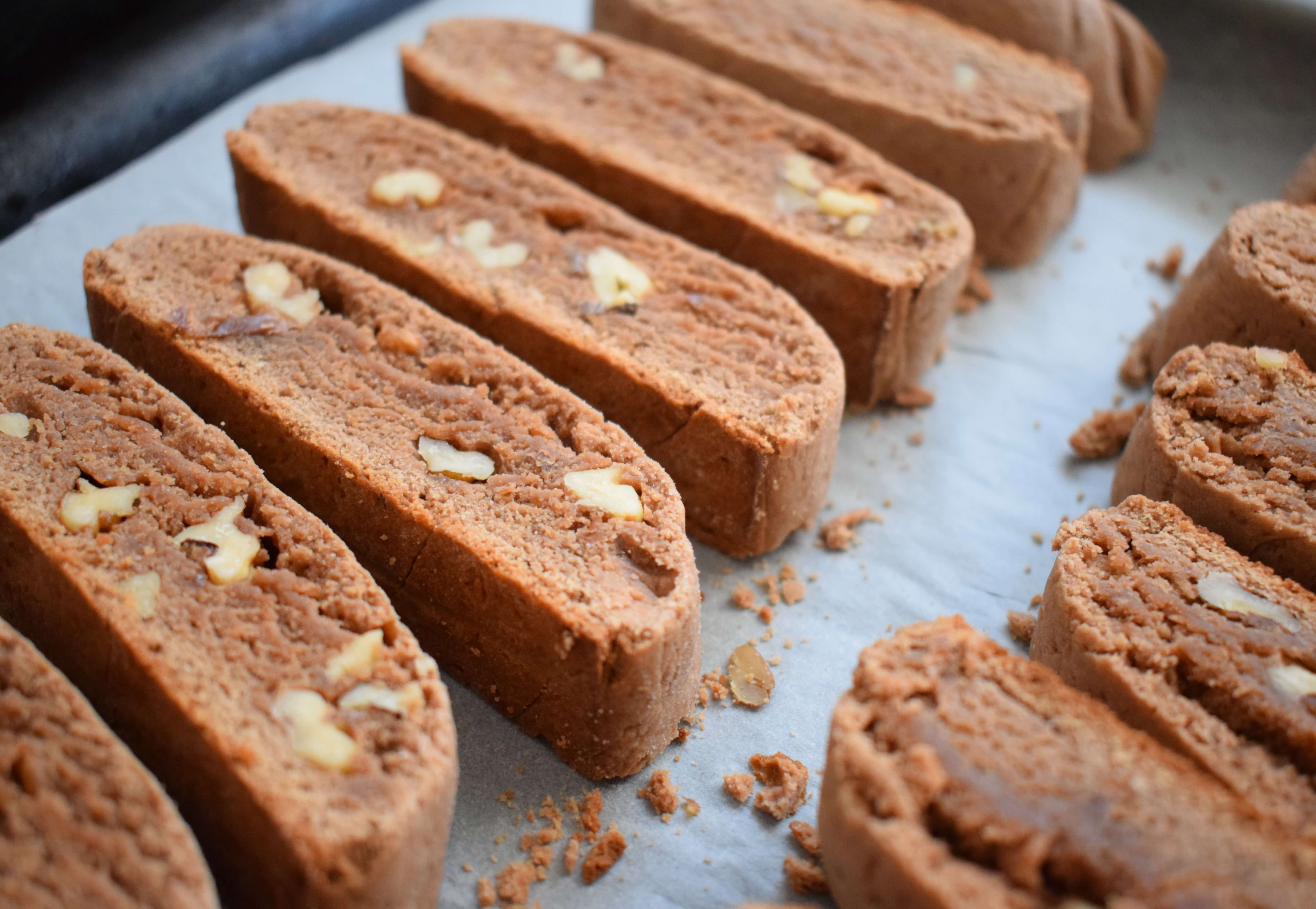 Biscotti cu nuci si cacao