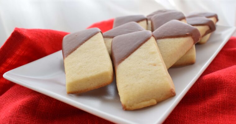 Biscuiti cu unt si ciocolata (Chocolate shortbread cookies)